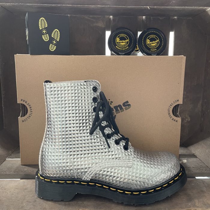 1460 Pascal Silver stud